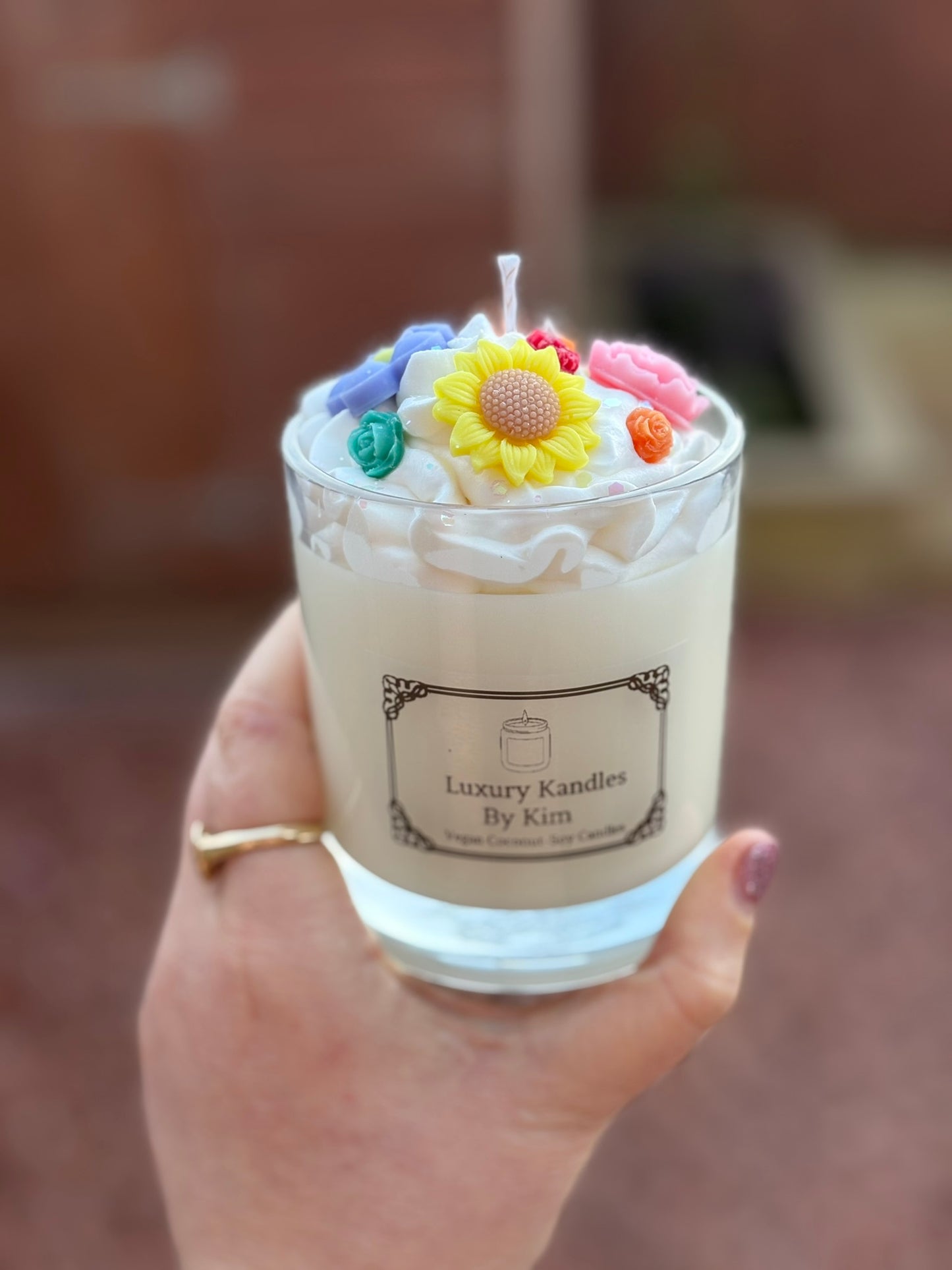 Whipped Flower Kandle in Medium Jar